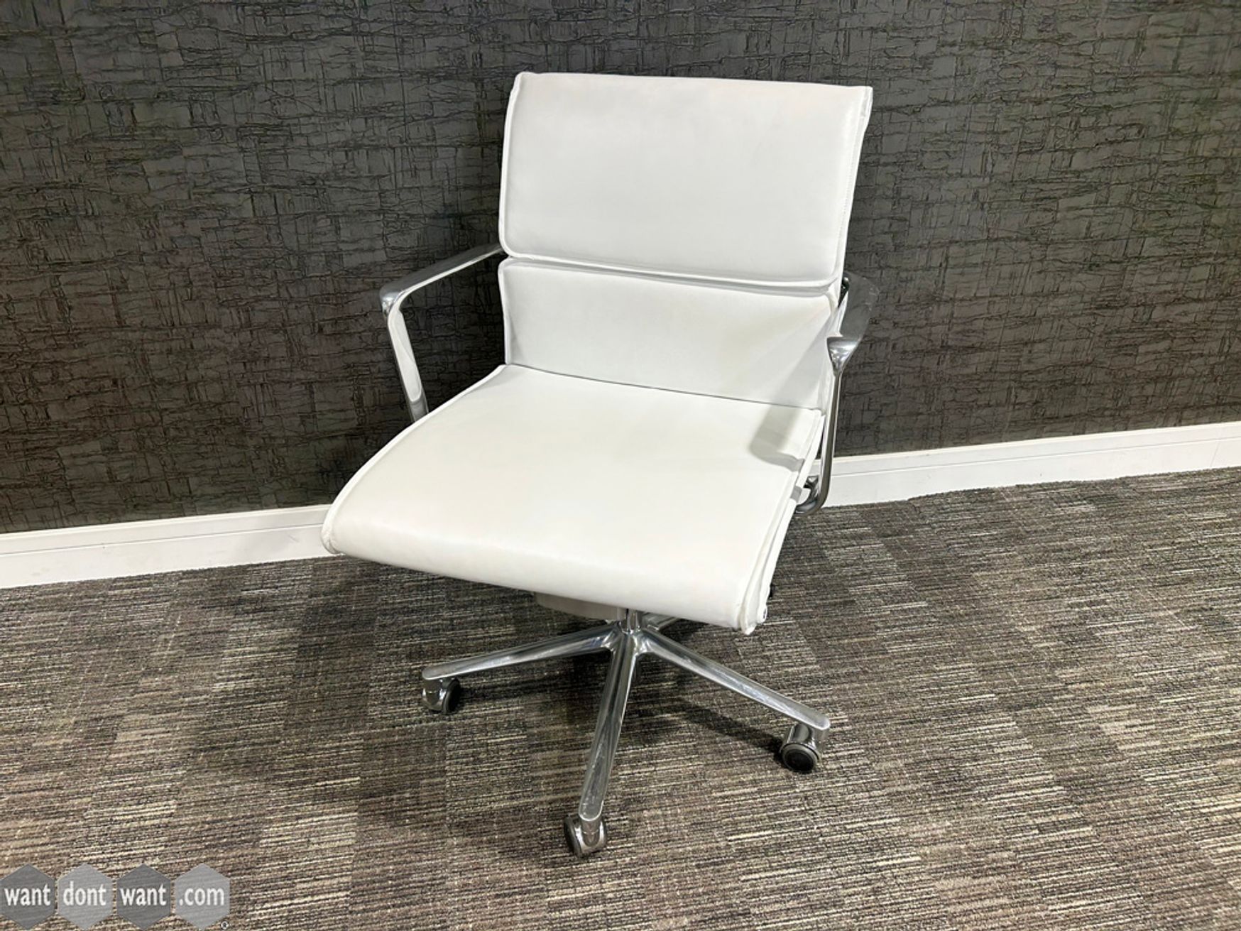 Used ICF Una Leather Meeting Chairs