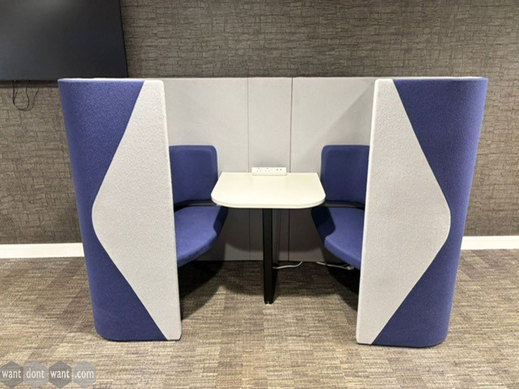 Used 2000mm Allermuir 2-person Booth