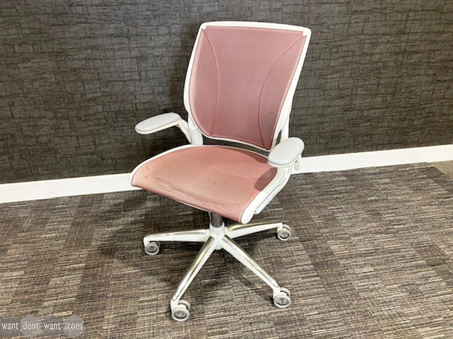 Used Humanscale Diffrient World chairs 