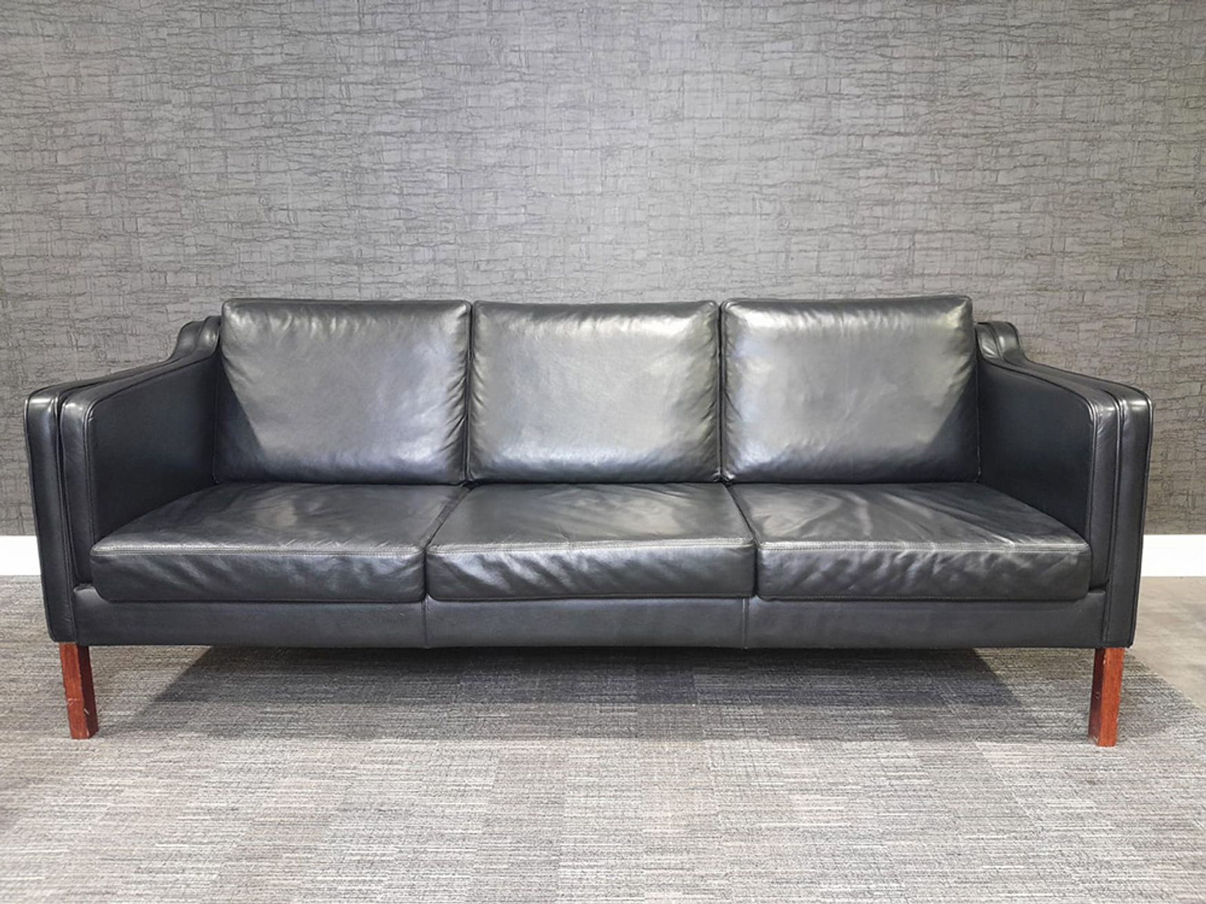Used 1960mm black sofa 