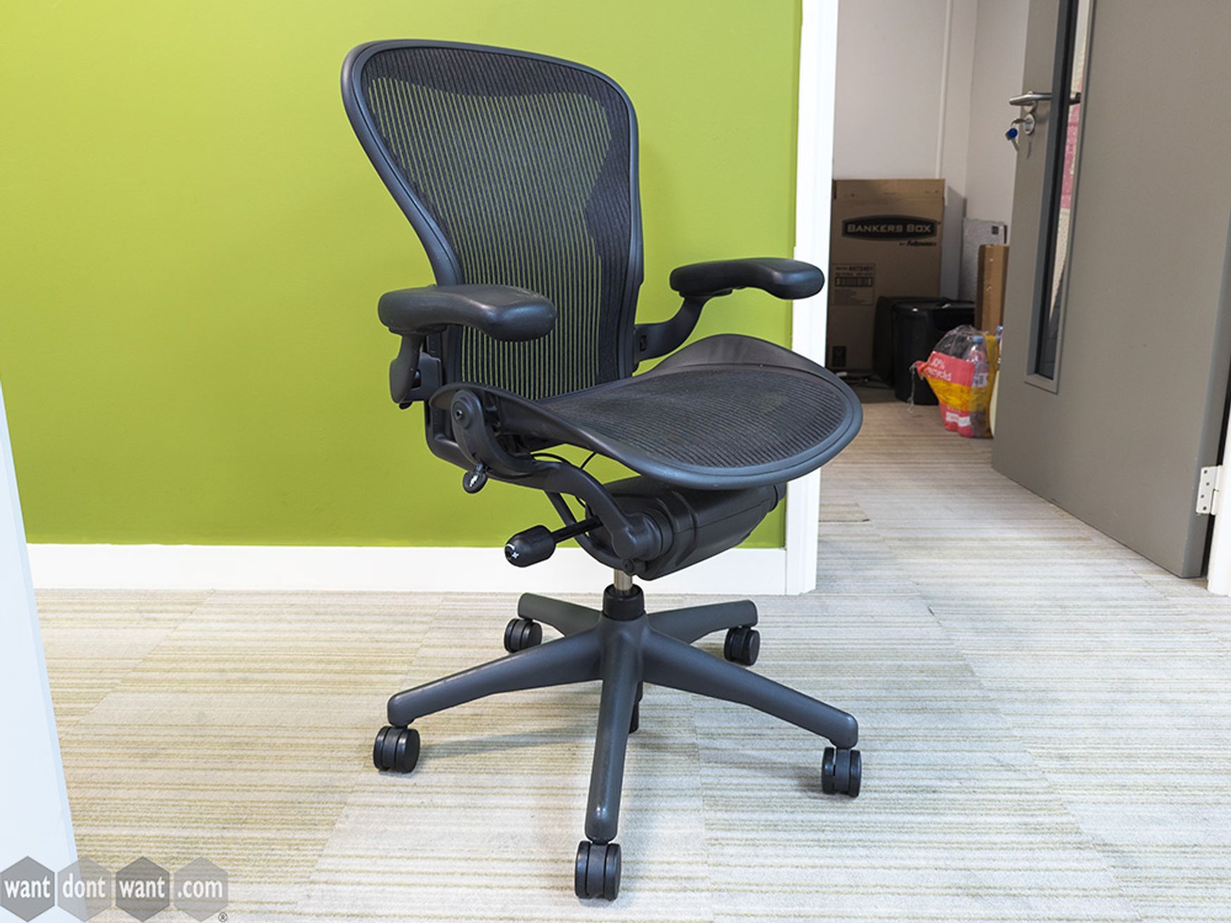 Used Herman Miller Aeron Chairs Size B in Graphite