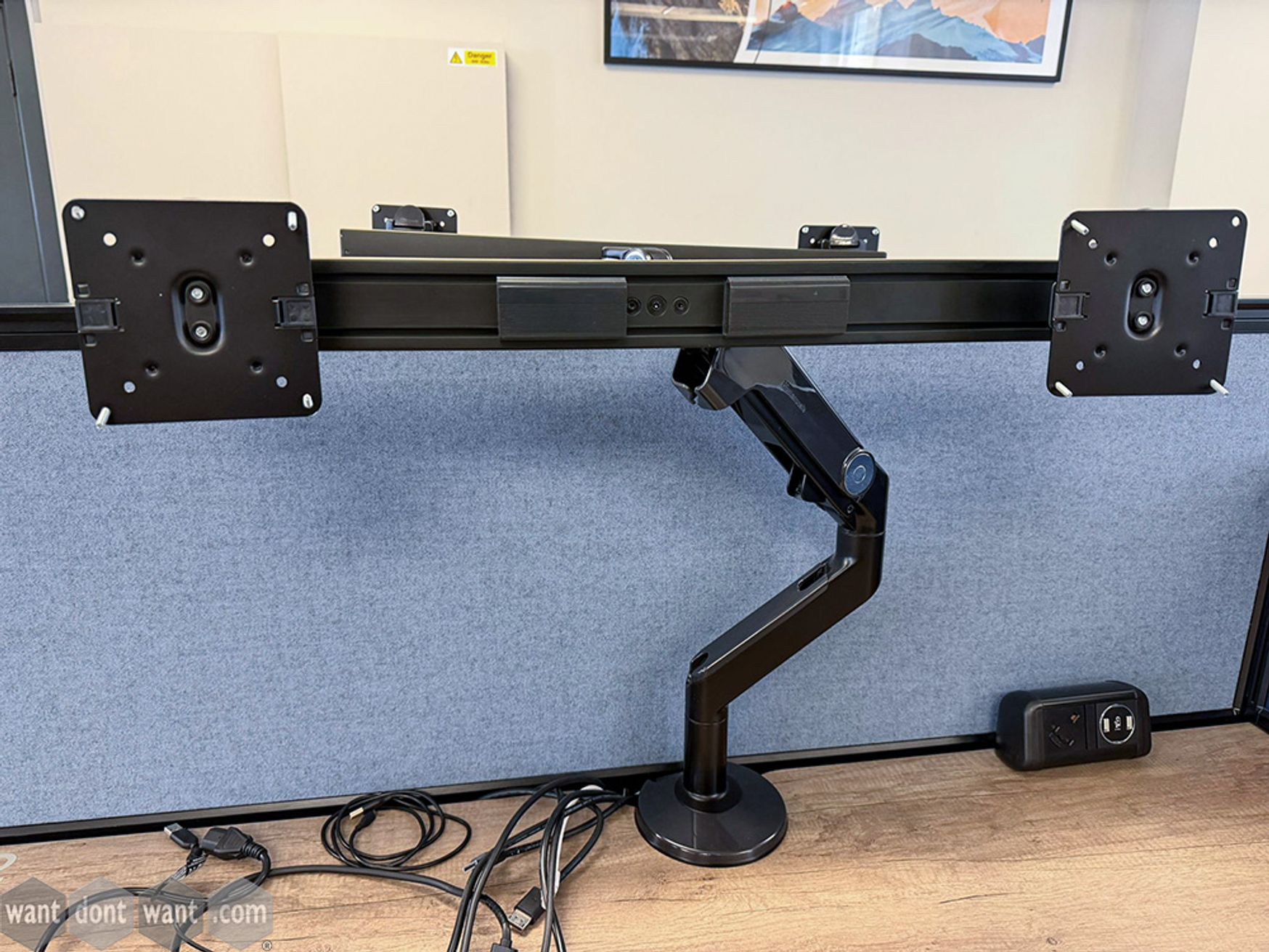 Used Humanscale M8 Dual Monitor Arm with 2 VESA Plates & Desk Clamp