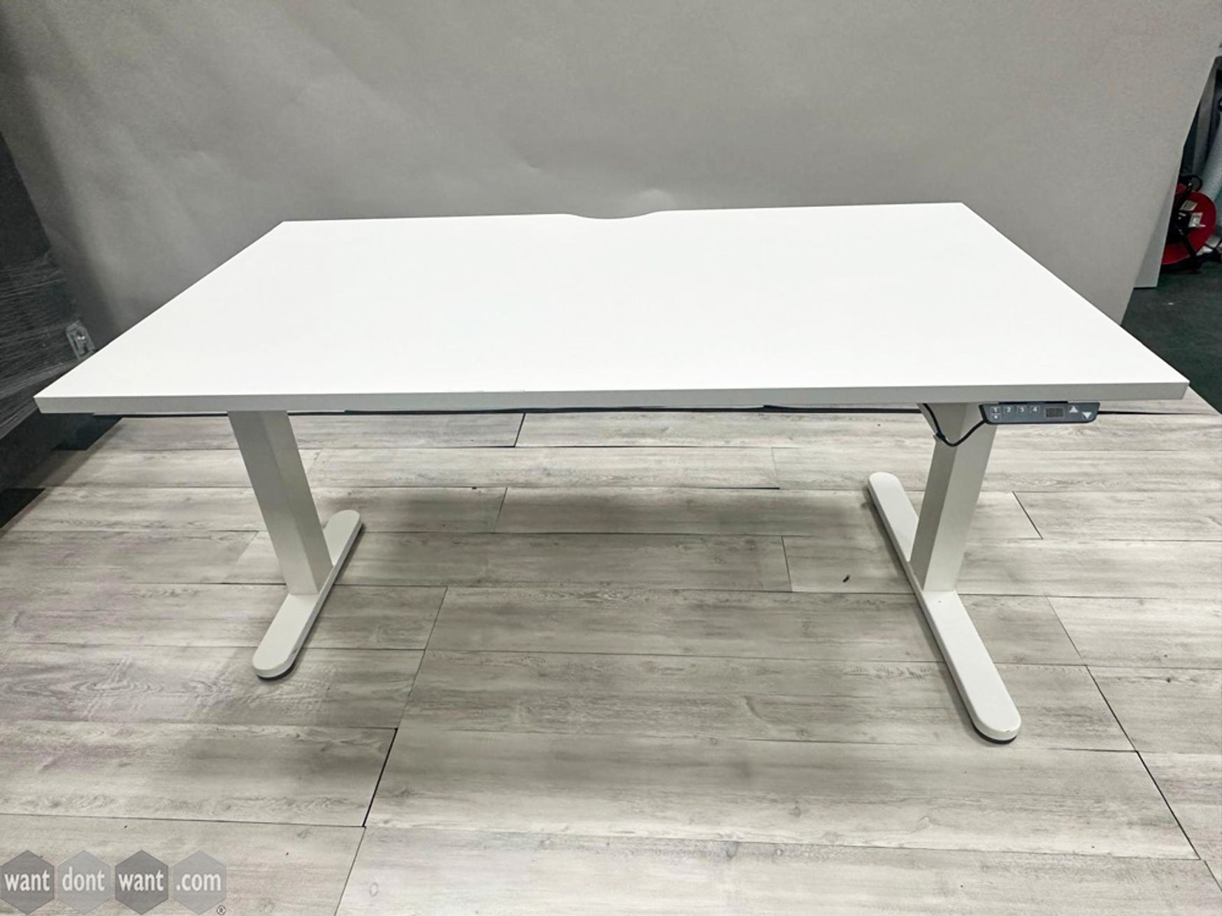 Used Vehyl Workmeet 1400mm sit stand desk