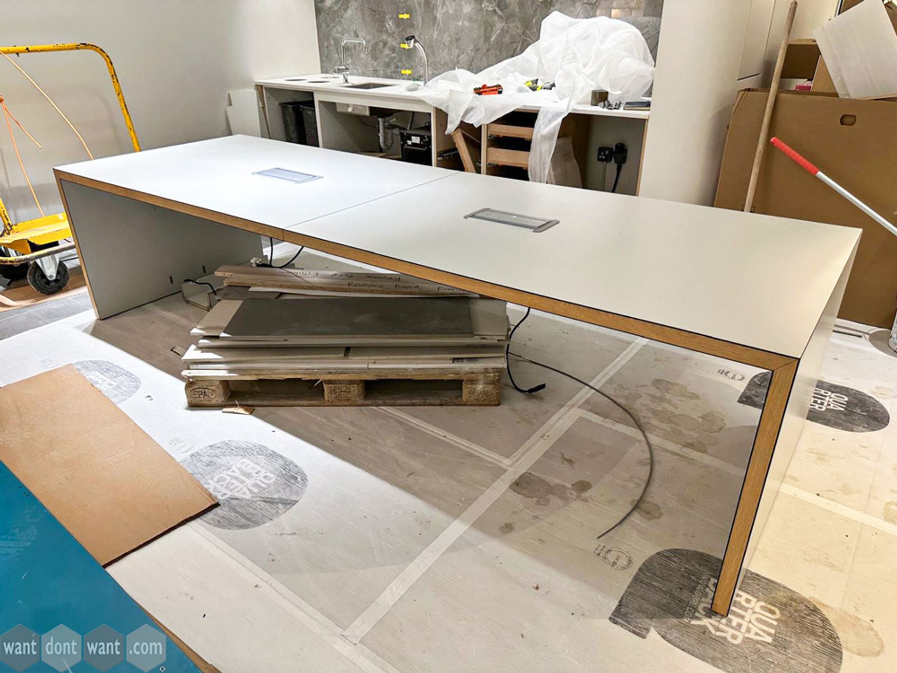 Used 3000mm James Burleigh Waldo 45 table with power