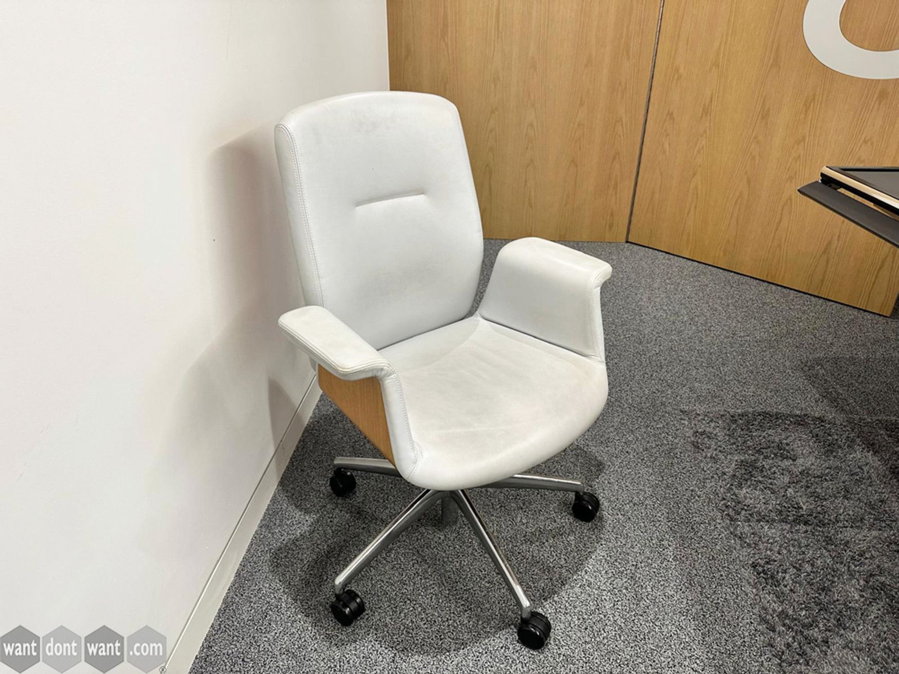 Used Mea Boss Design Boardroom Chair