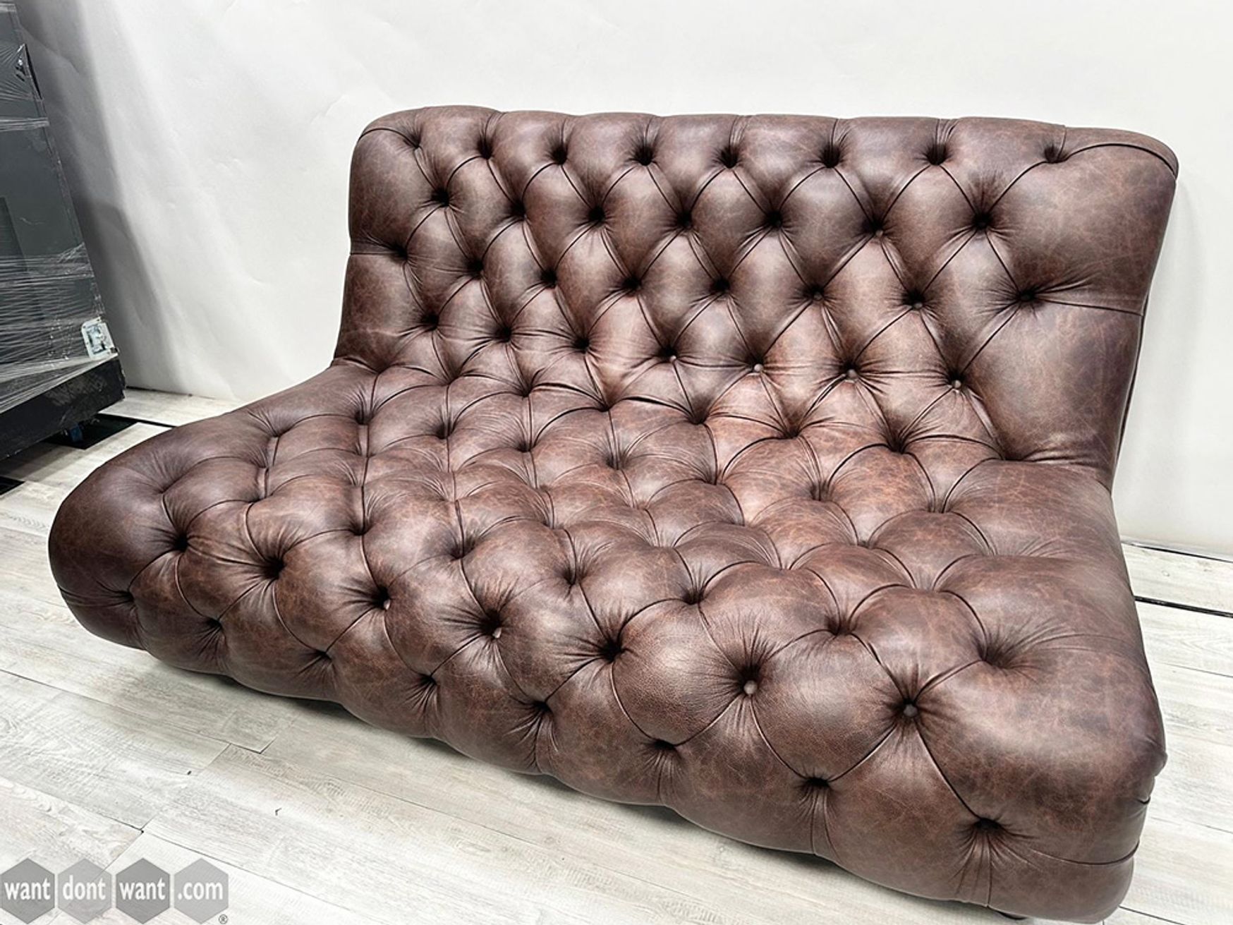 Used 1560mm Chesterfield sofa 