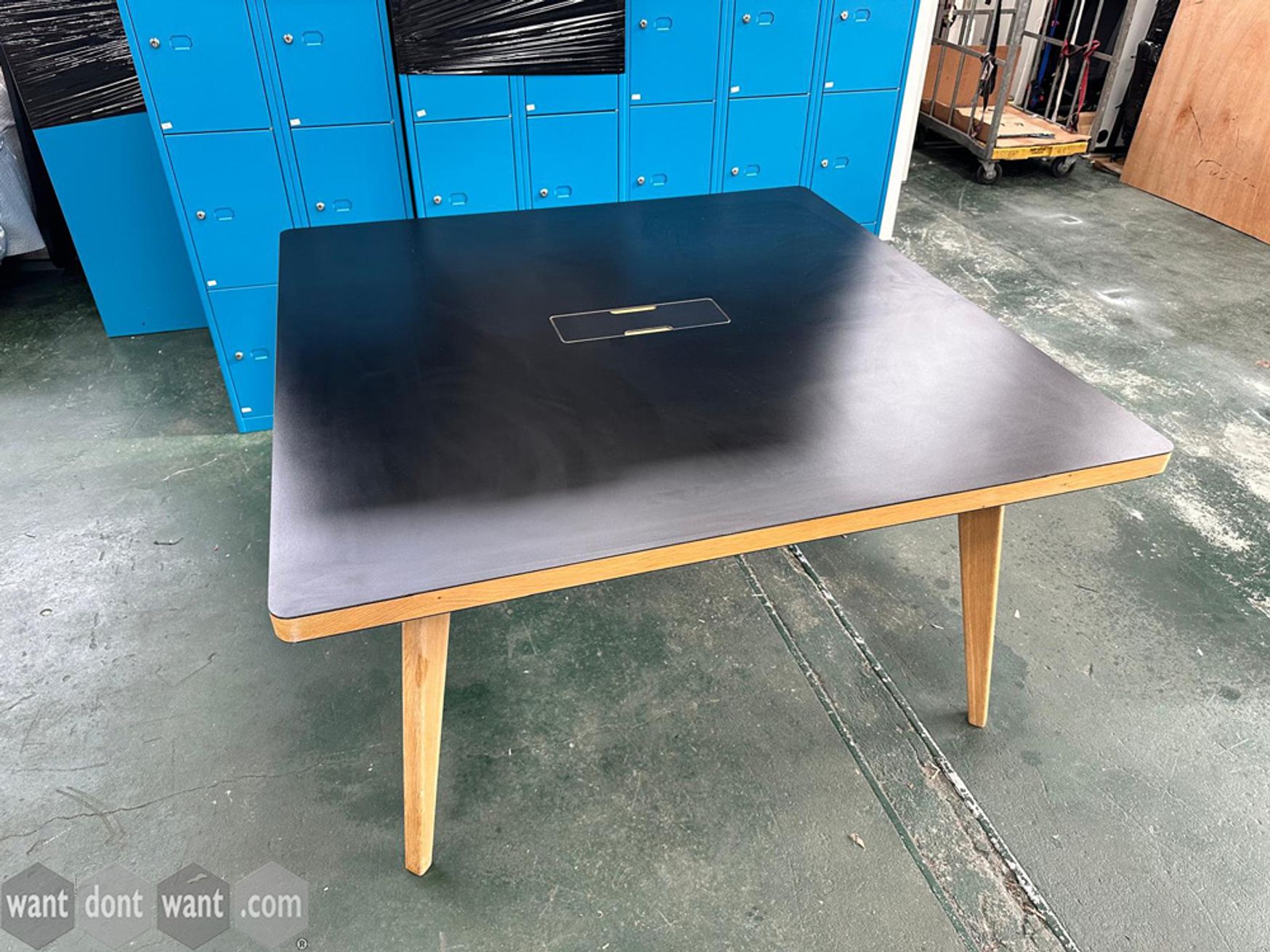 Used 1400mm James Burleigh black square table