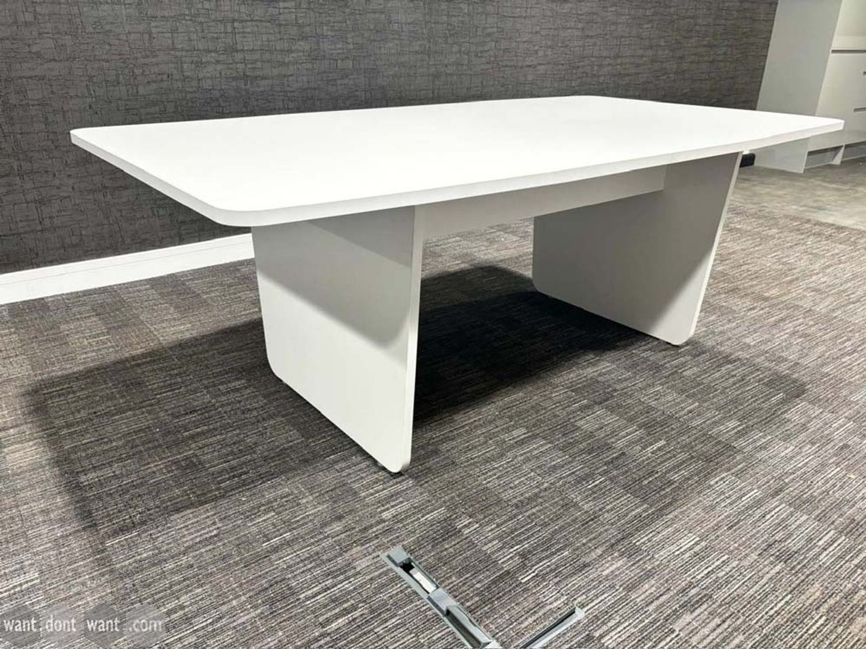 Used 2000mm Della Rovere barrel-shaped meeting table 
