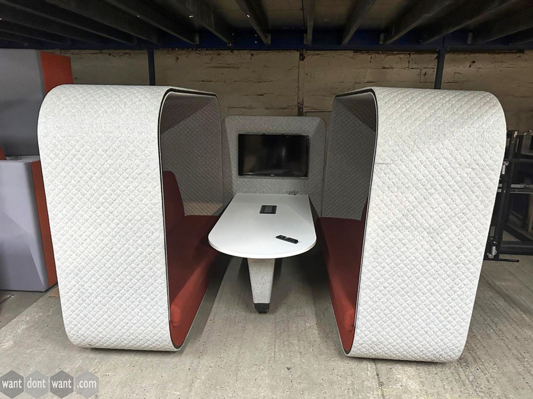 Used Boss Design Cocoon media booth