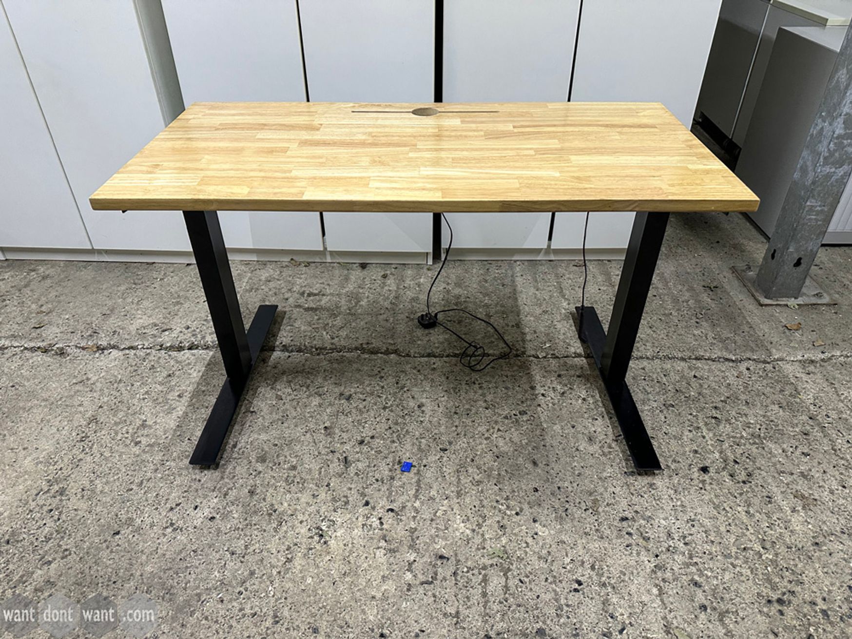 Used 1220mm electric height adjustable desk