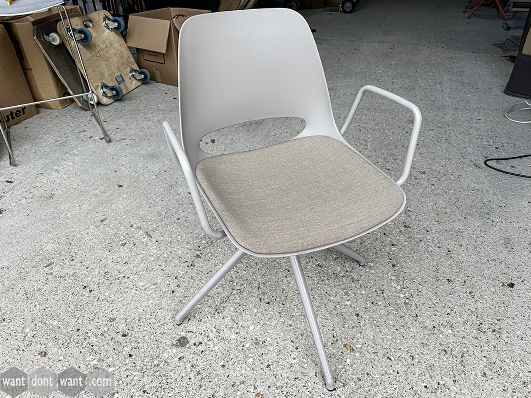 Used Boss Design Saint swivel chair in grey