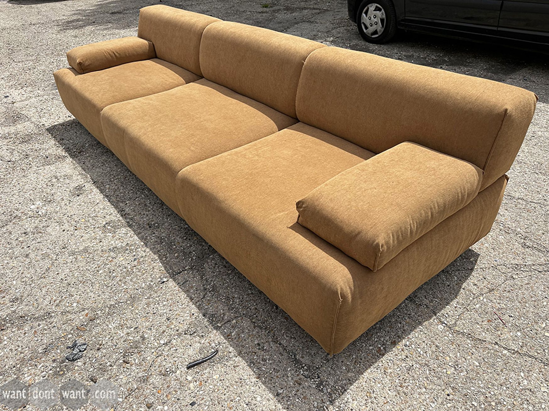 Used 2800mm Hitch Mylius 3 seat sofa