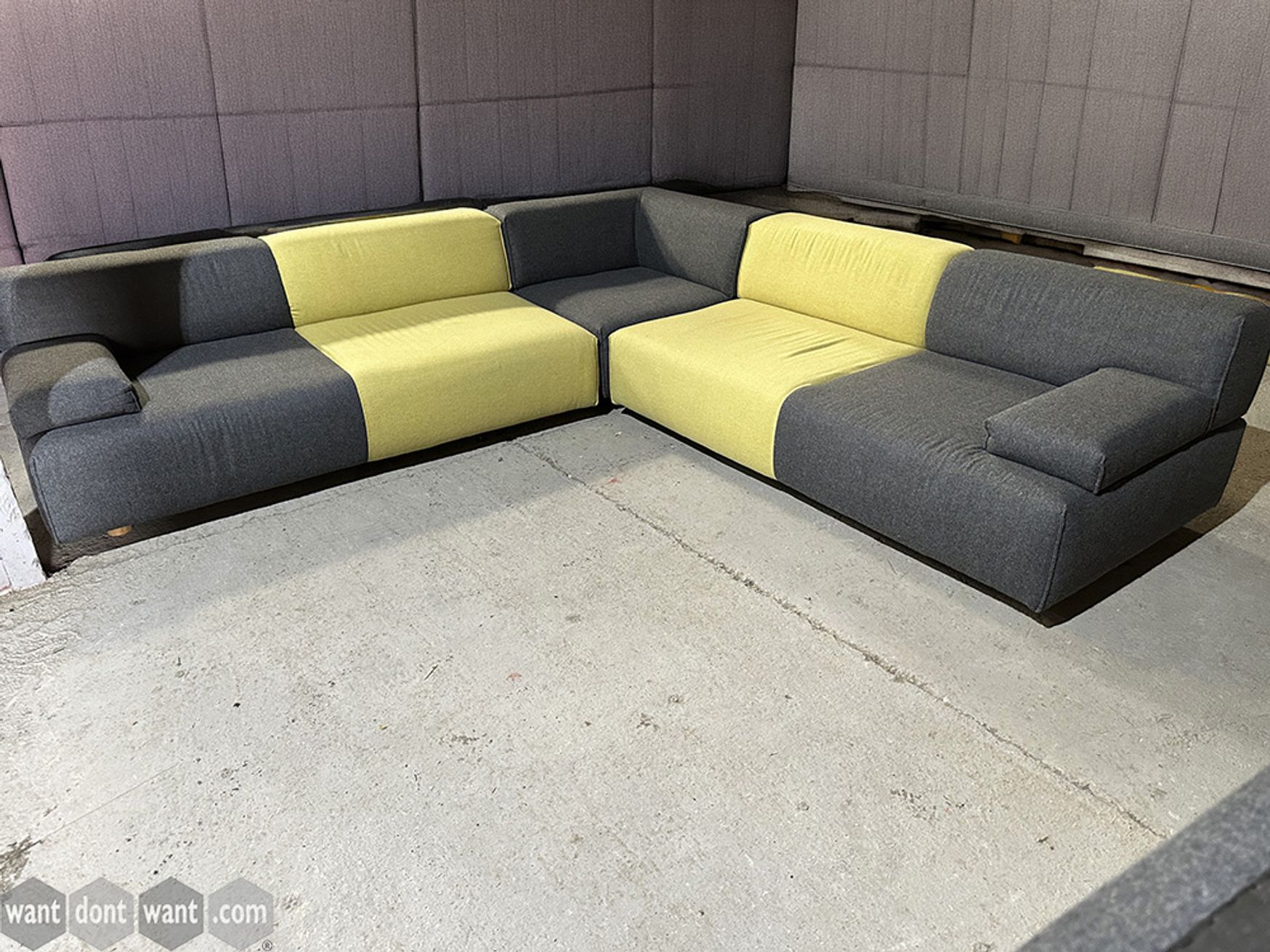 Used 2800mm Hitch Mylius corner sofa in grey and yellow