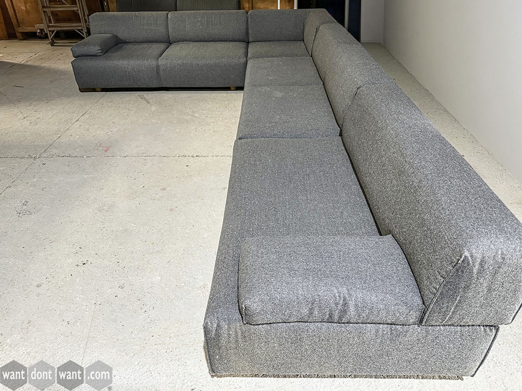 Used 4200mm Hitch Mylius corner sofa in grey