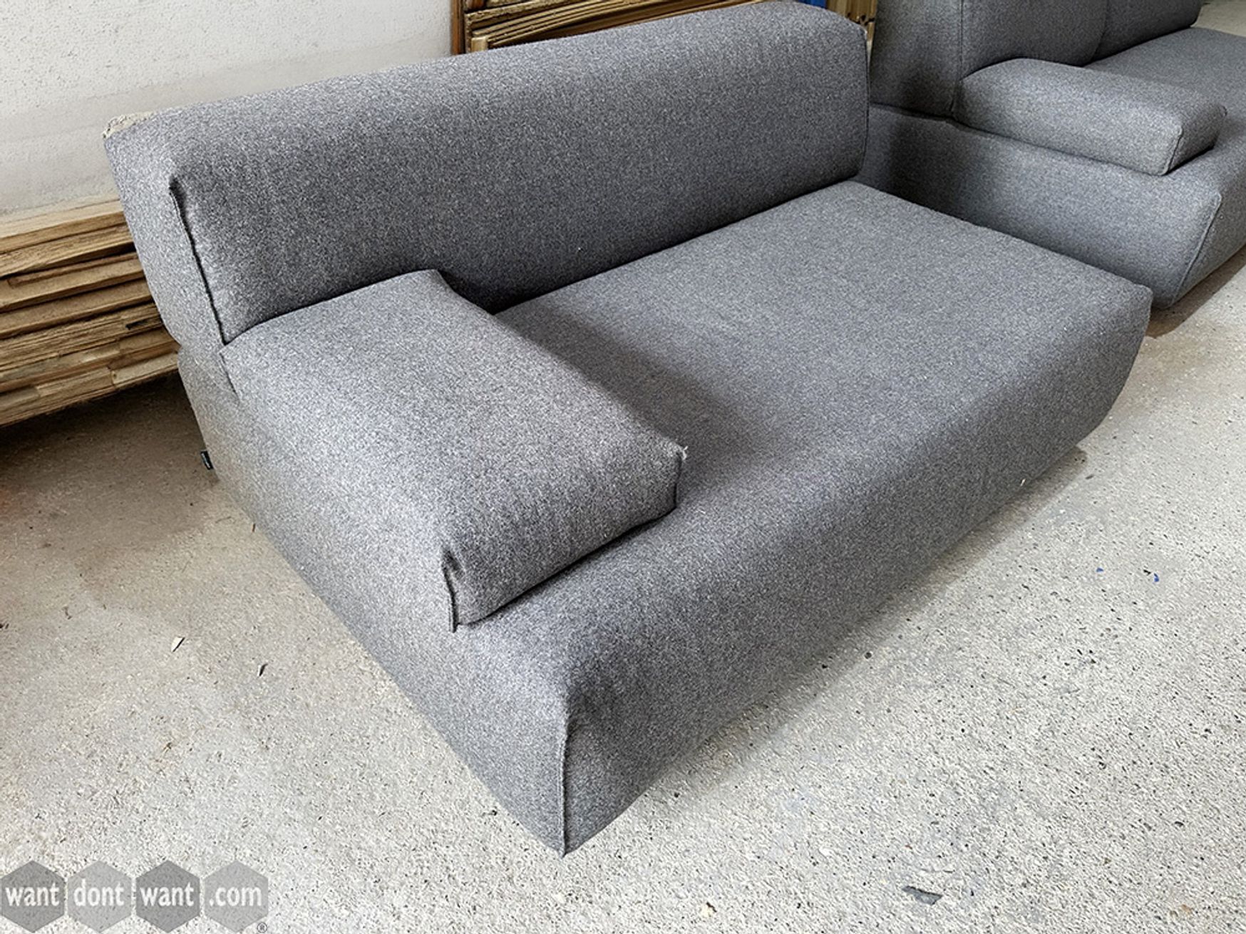 Used Hitch Mylius day bed
