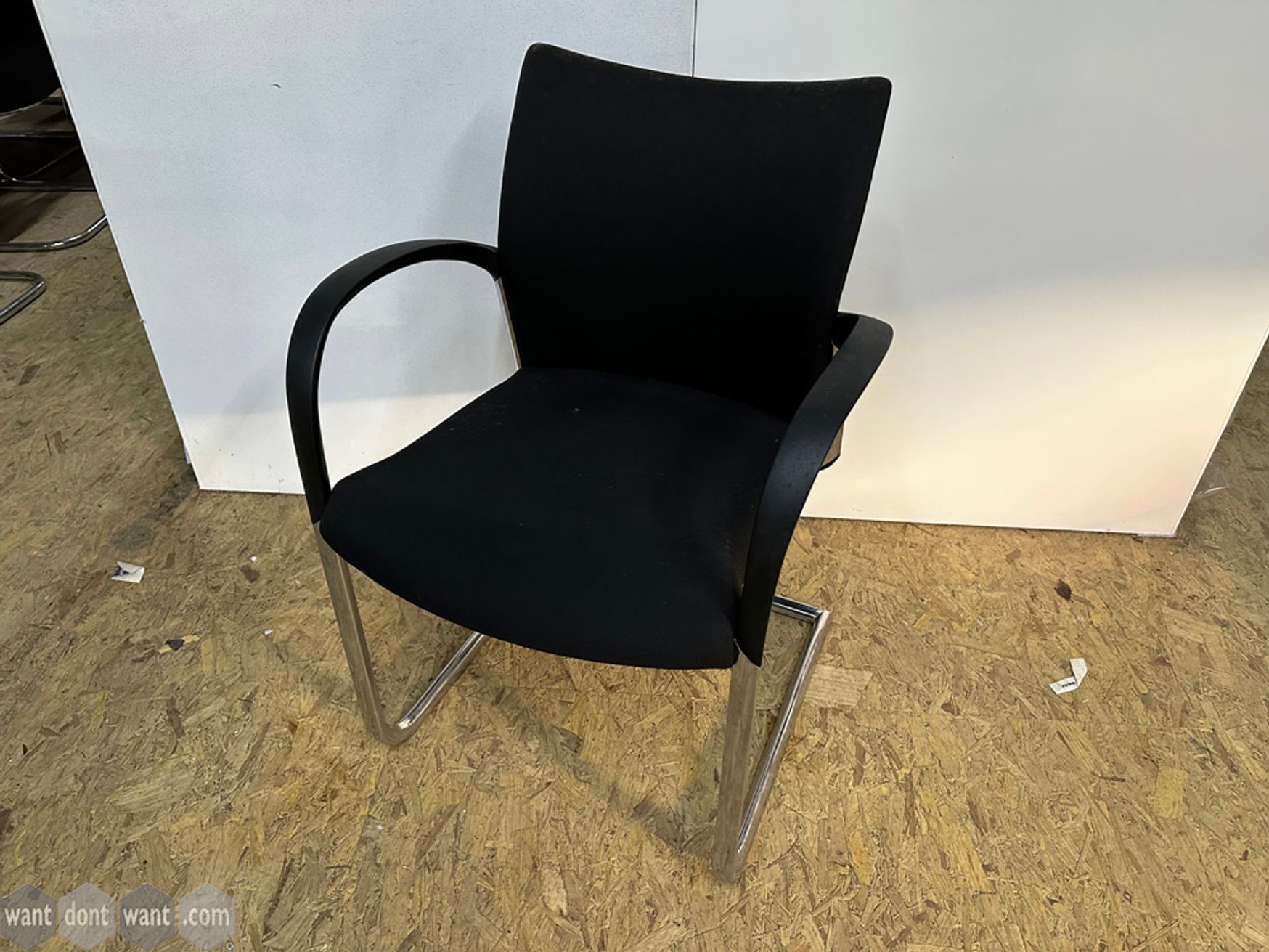 Used Mobili black fabric meeting chair 