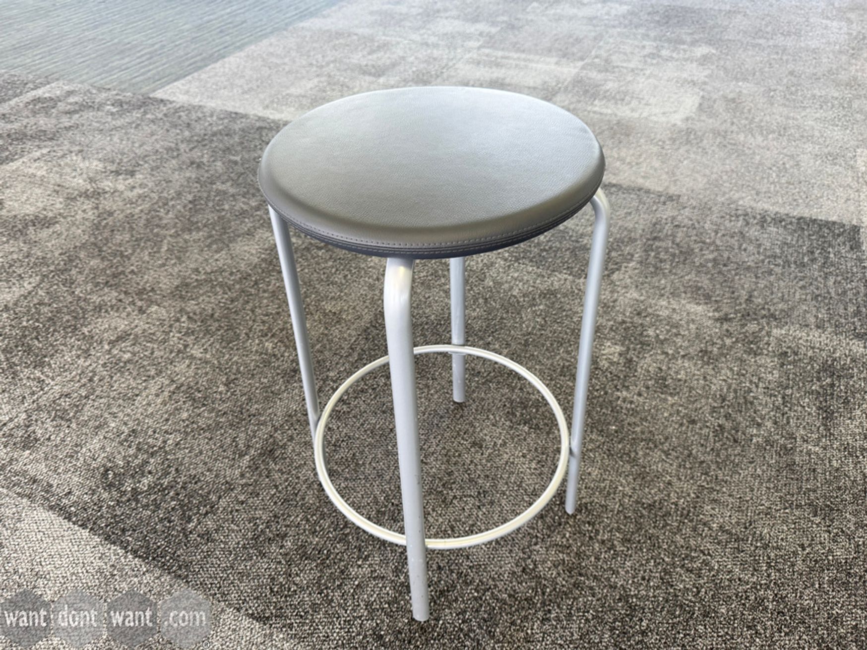 Used Kinnarps stools with grey leather seats