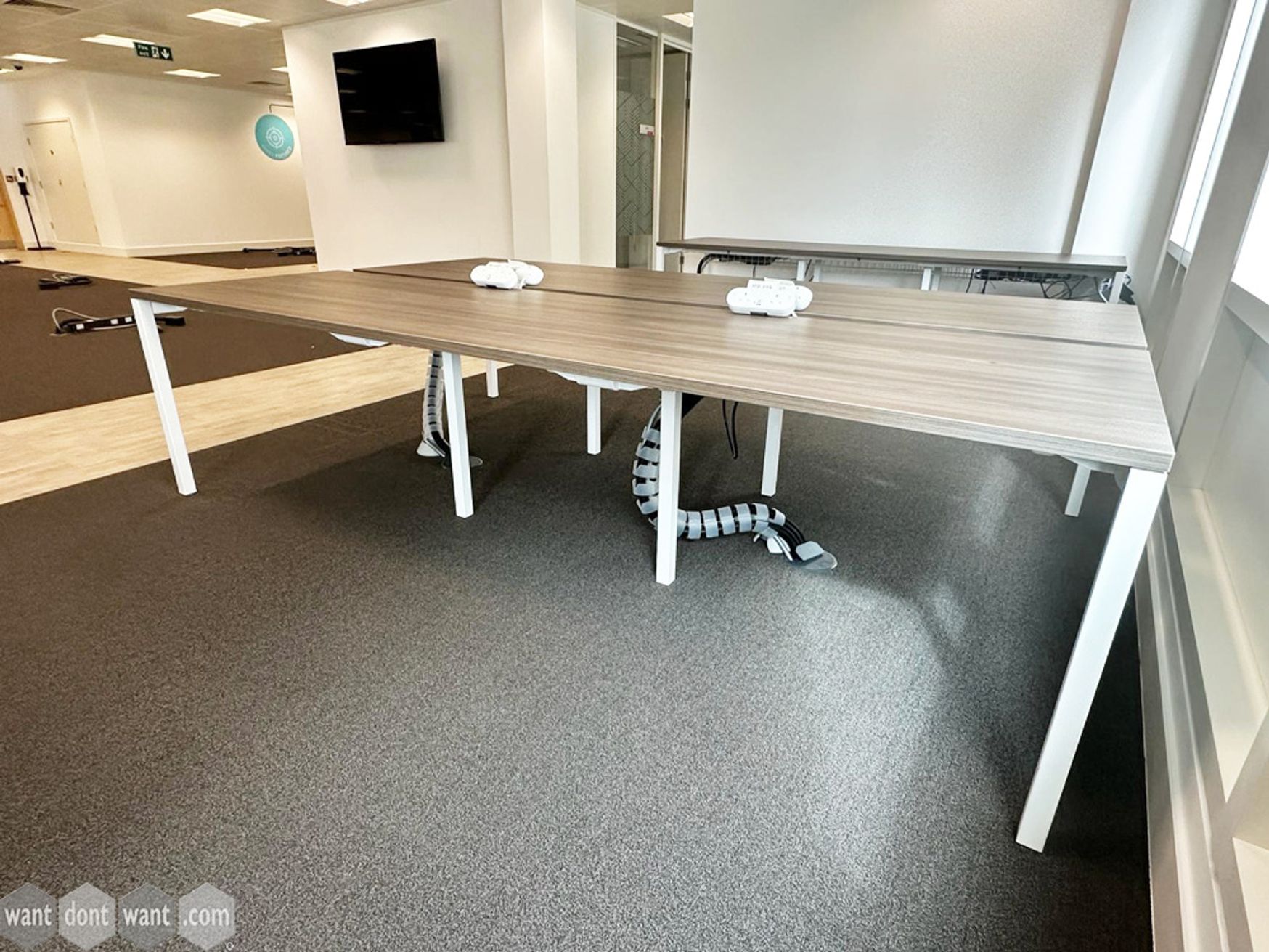 Used 1400mm Knoll side-by-side desks - price per position