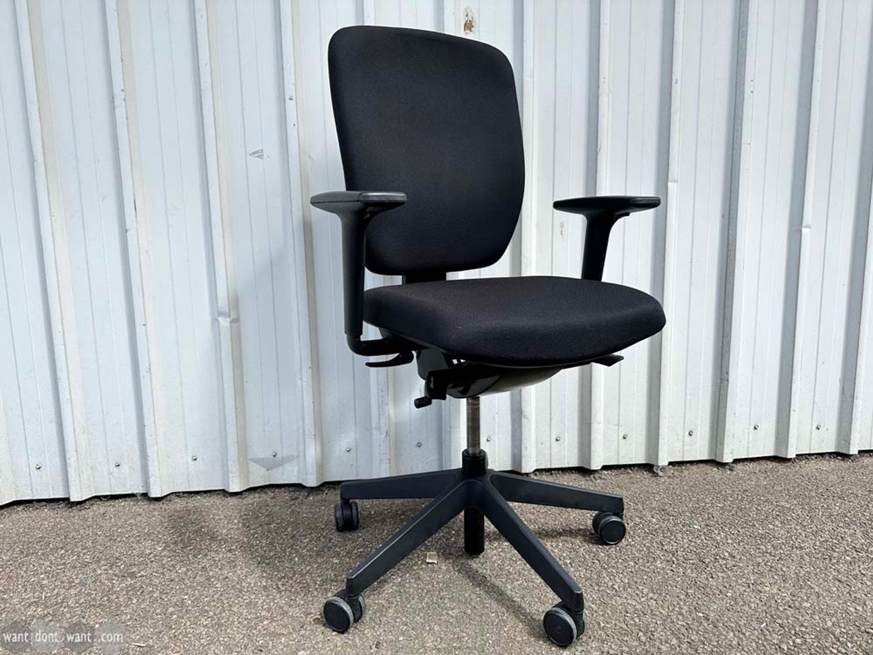 Used Senator Dash Black Operator Chairs
