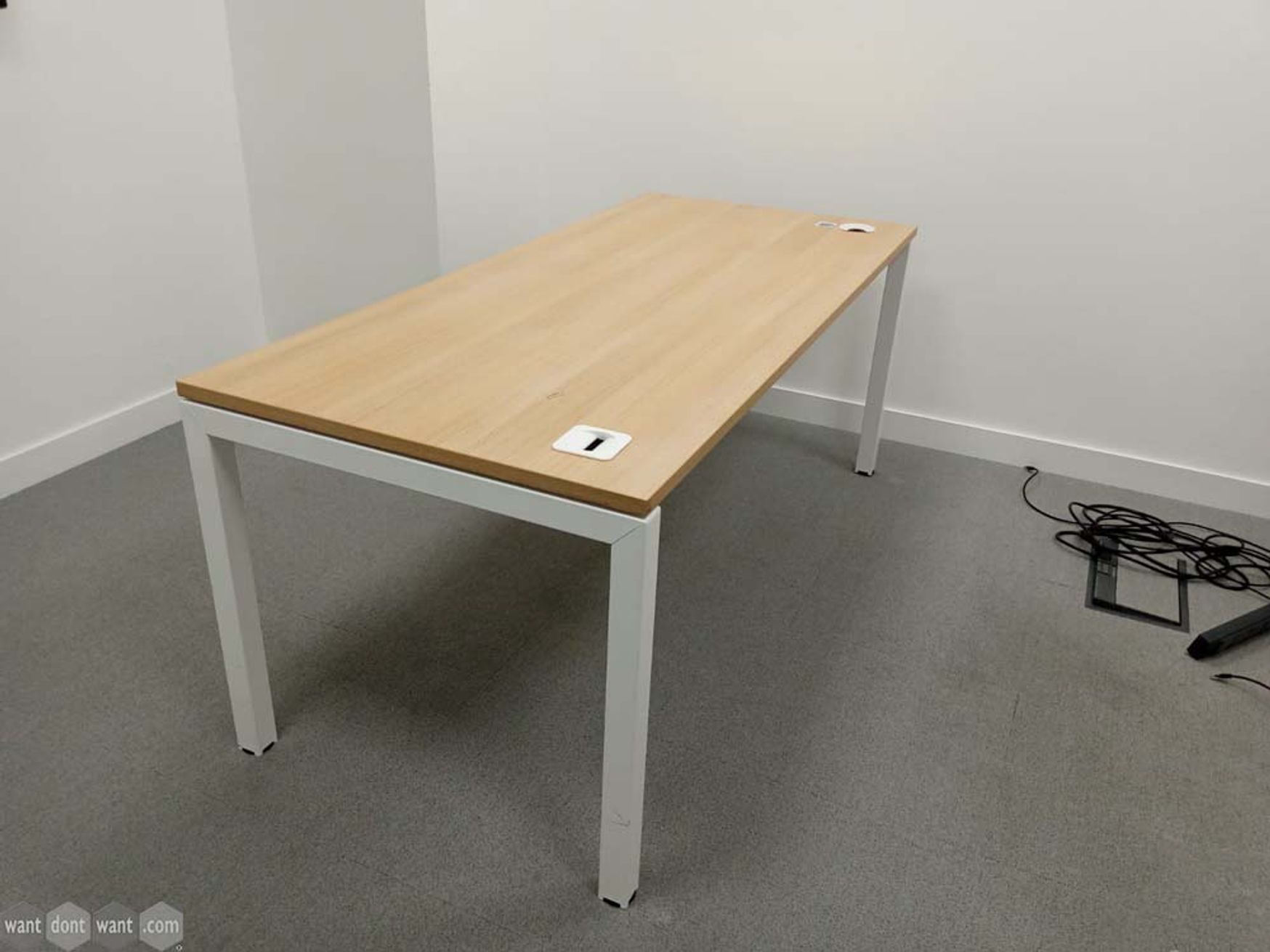 Used 1800mm single free-standing desks
