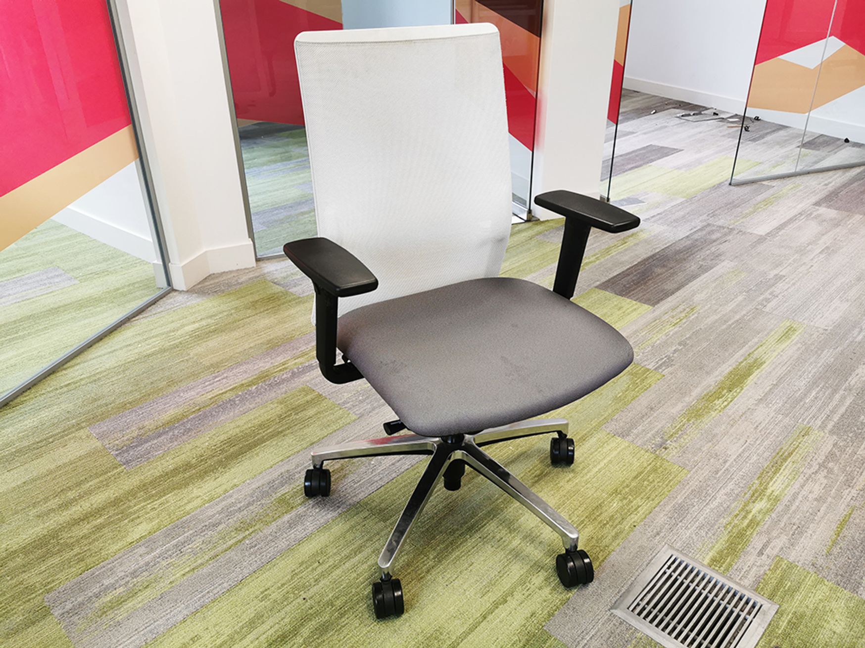 Used Forma 5 Operator Chair