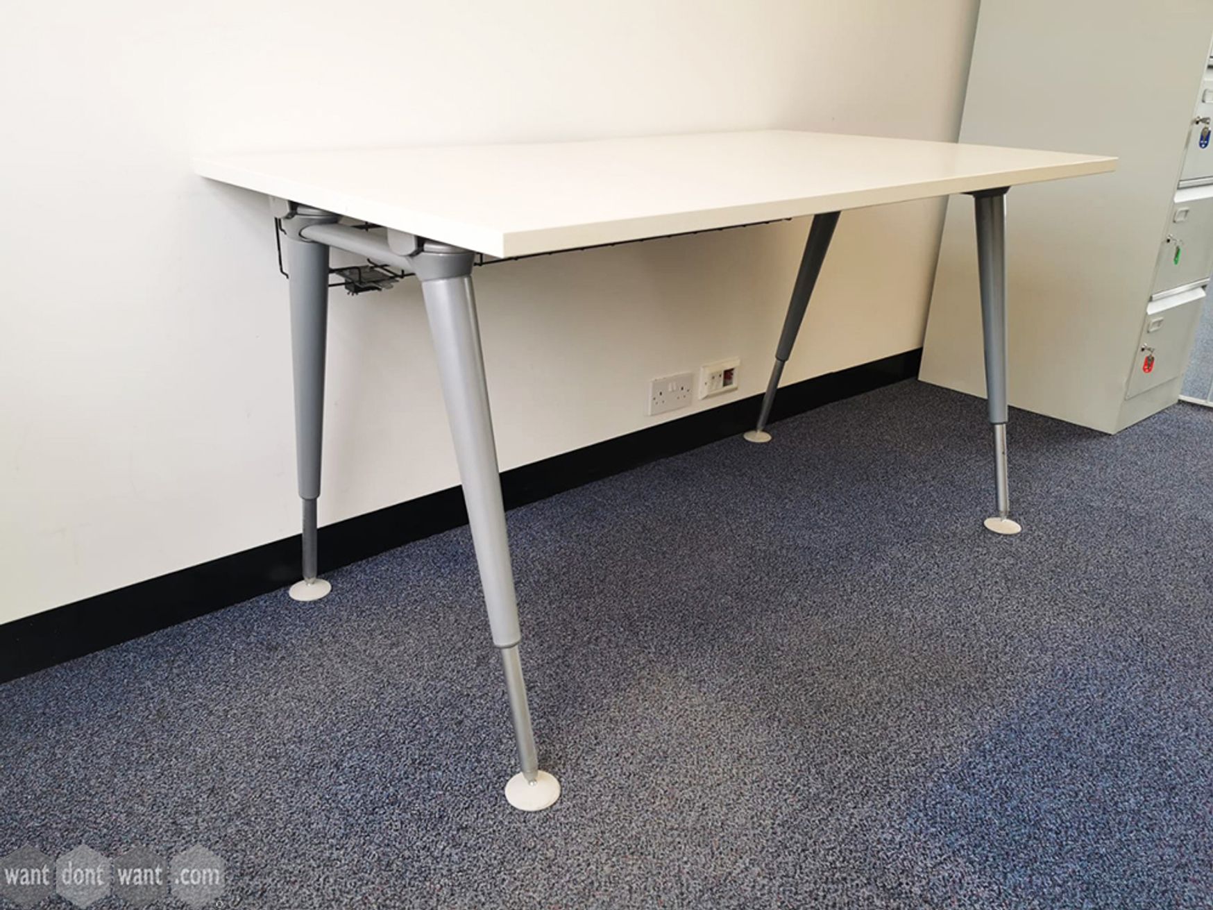 Want Dont Want.Com Second Hand Office Furniture Used Office Furniture Desks Desks and Workstations Used 1400mm White Herman Miller Abak Desks with Silver Height Adjustable Legs