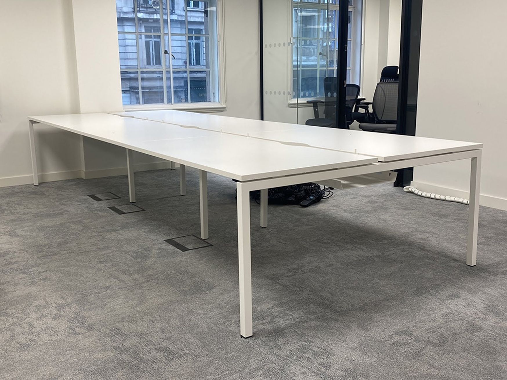 Used 1400mm white bench desks