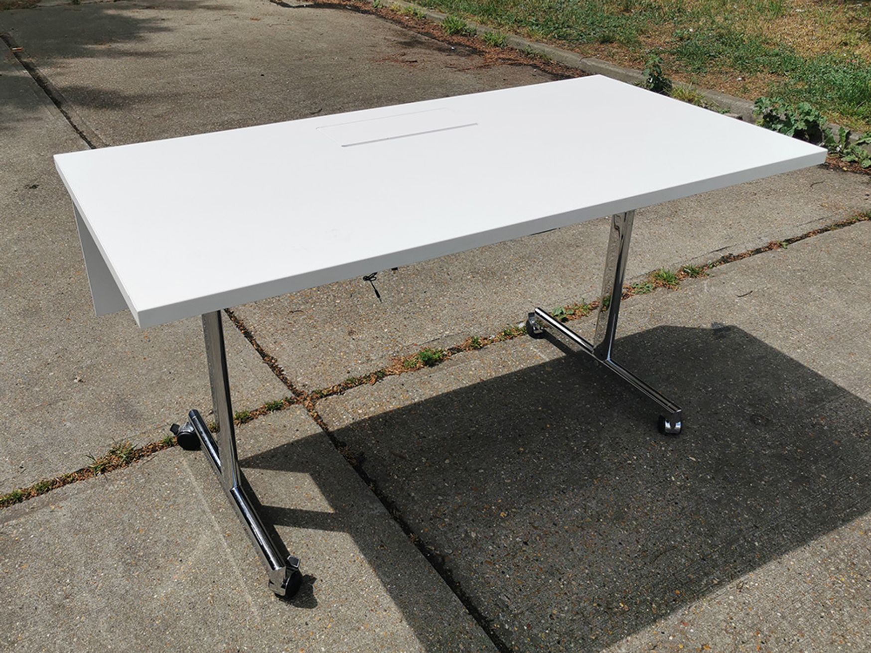 Want Dont Want.Com Second Hand Office Furniture Used Office Furniture Tables Folding Training Reconfigurable Used 1400mm Brunner flip top folding tables with modesty and power