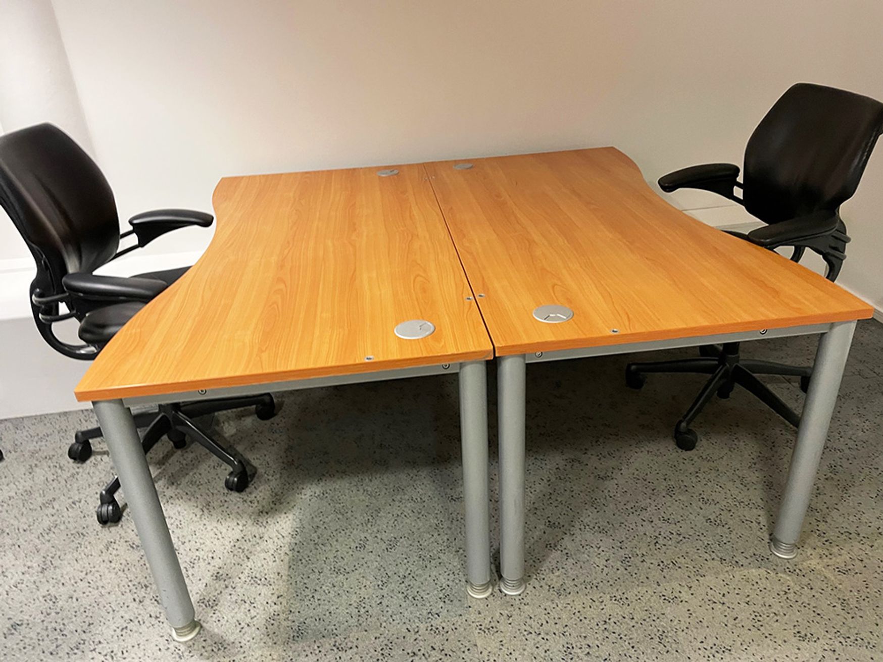 Used 1600mm Haworth Single Wave Desks 
