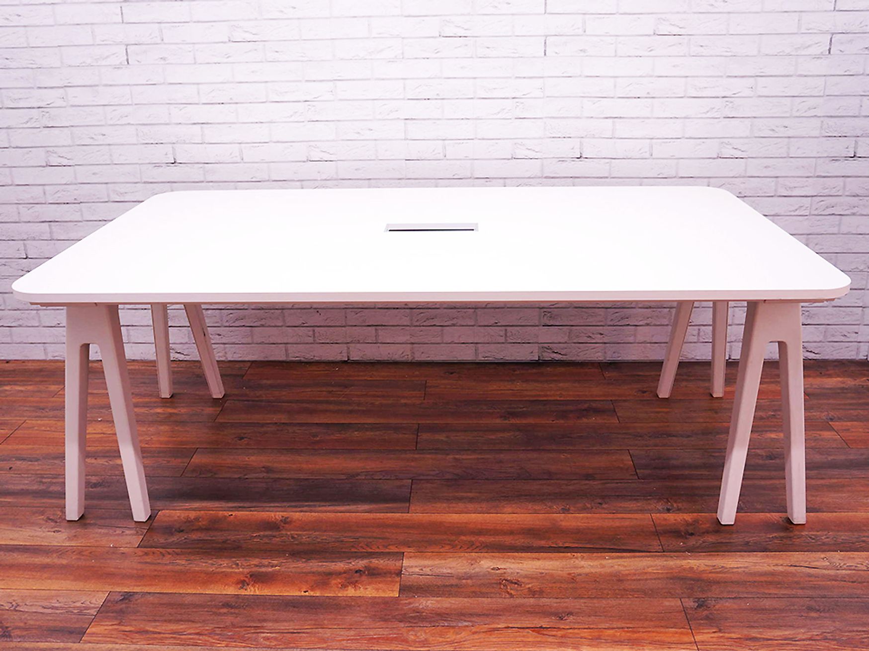 Vitra Joyn Used 6 Person Desk/Table