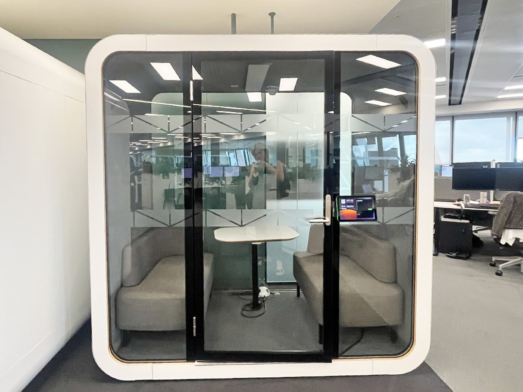 <b>Refurbished Ex-display 4-person Framery Q pod with 24 month warranty</b>