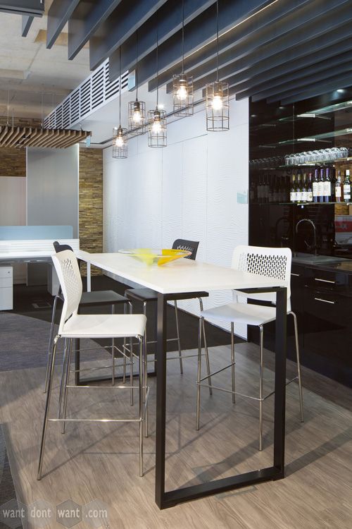 High Tables in various leg and finish options.
1800mm x 700mm. 900mm high
