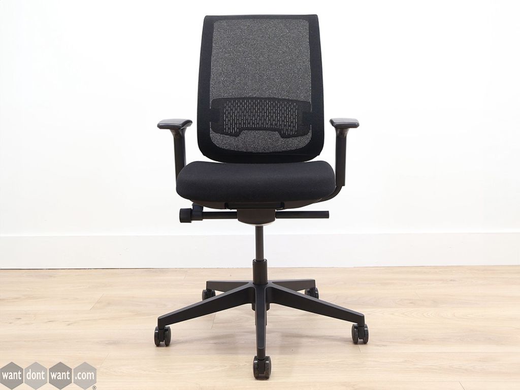 Refurbished Steelcase Reply operator chair 