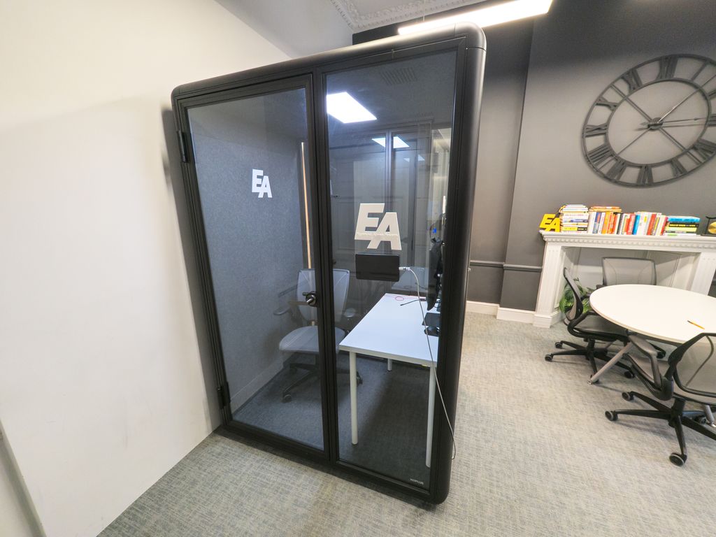 Used Kolo midi workbooth 
