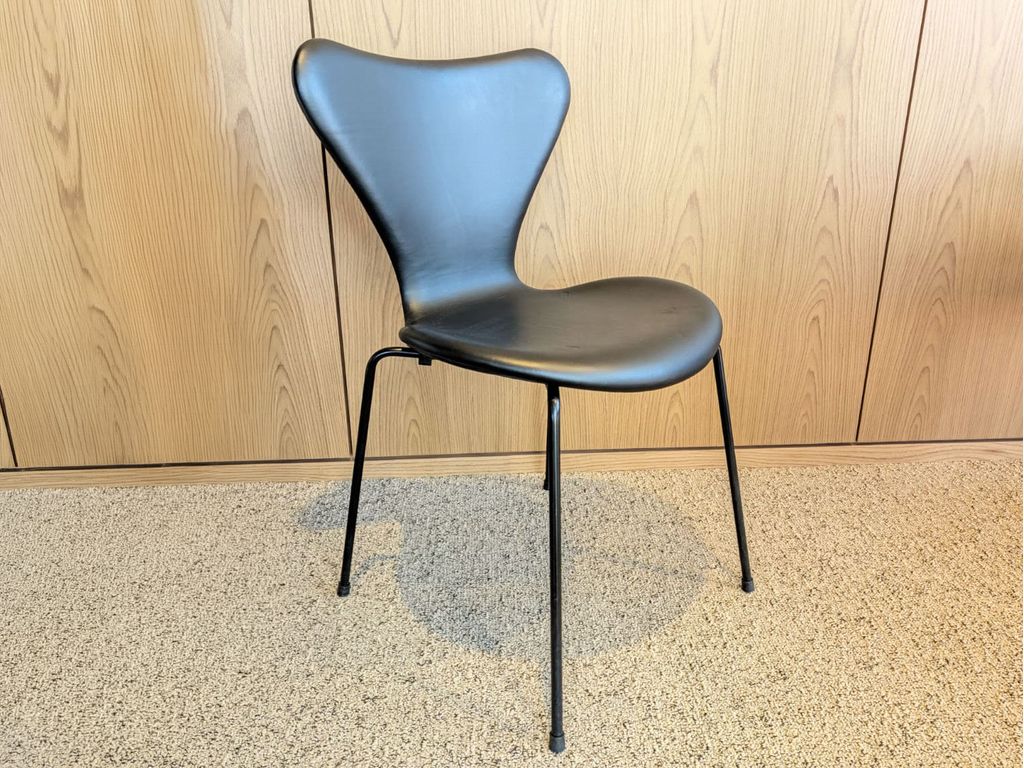 Used Fritz Hansen Series 7 Fully Upholstered in Grace Leather