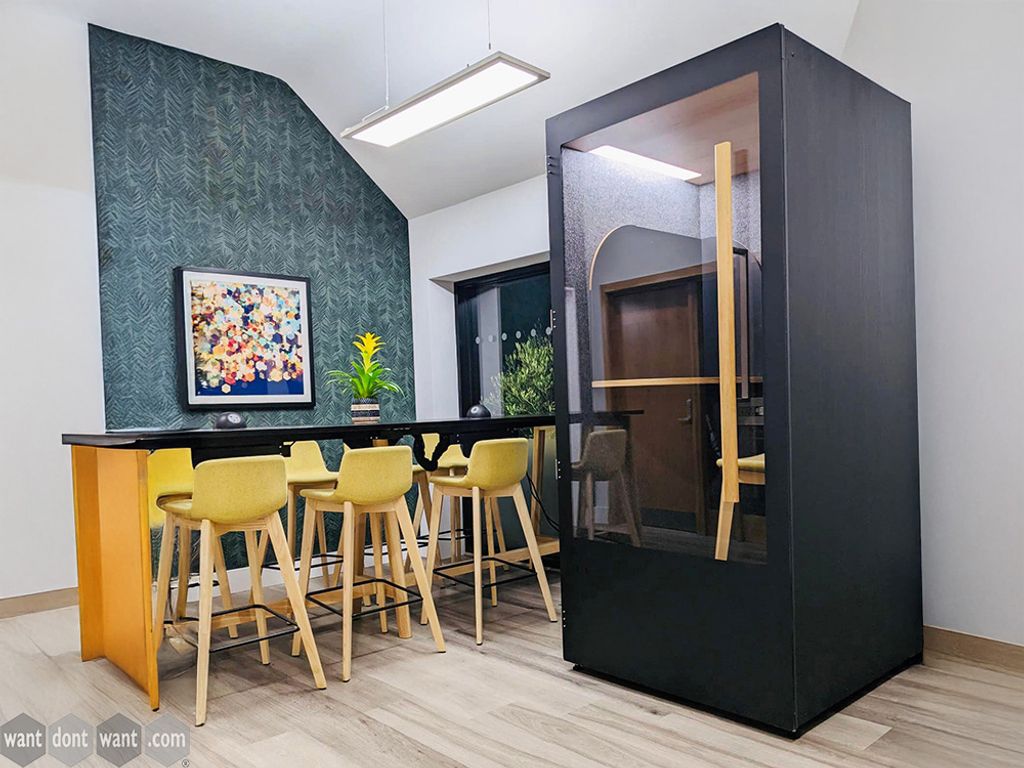 Used ROOM single acoustic pod