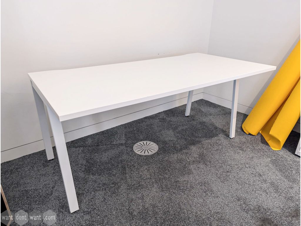 Used 1400/1600mm Herman Miller desks in white