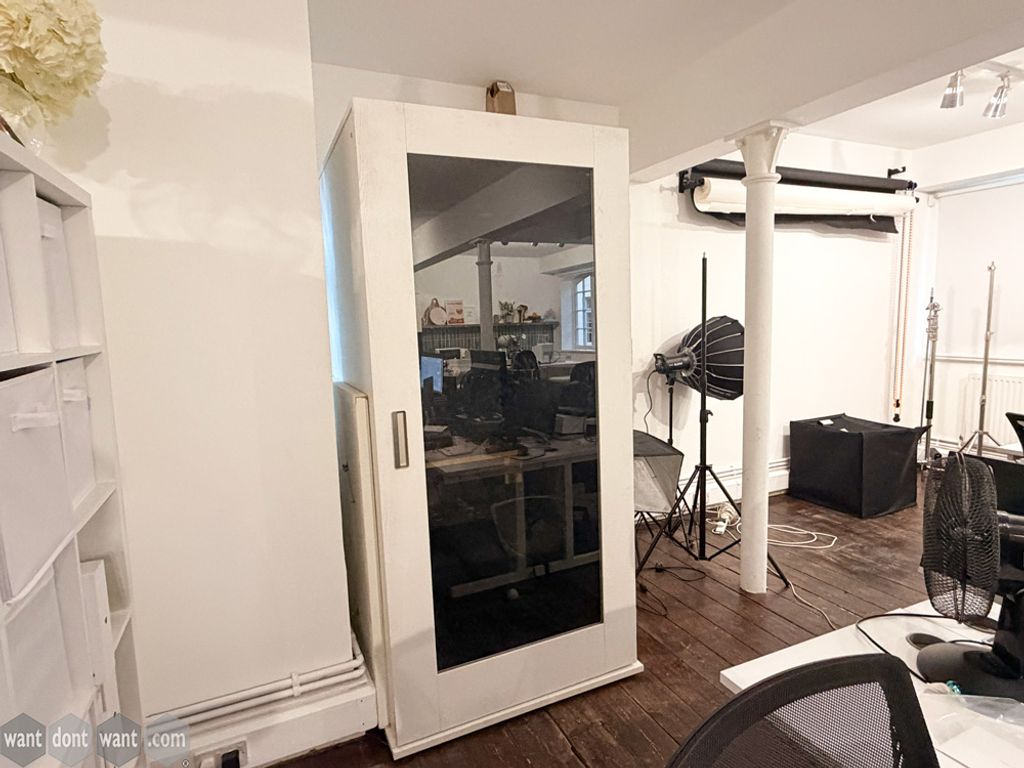 Used Meavo acoustic phone booth 