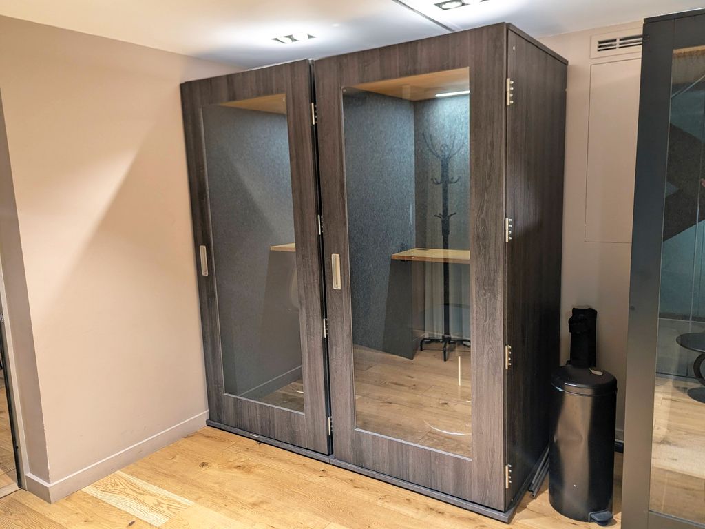 Used Meavo Soho acoustic phone booth pods