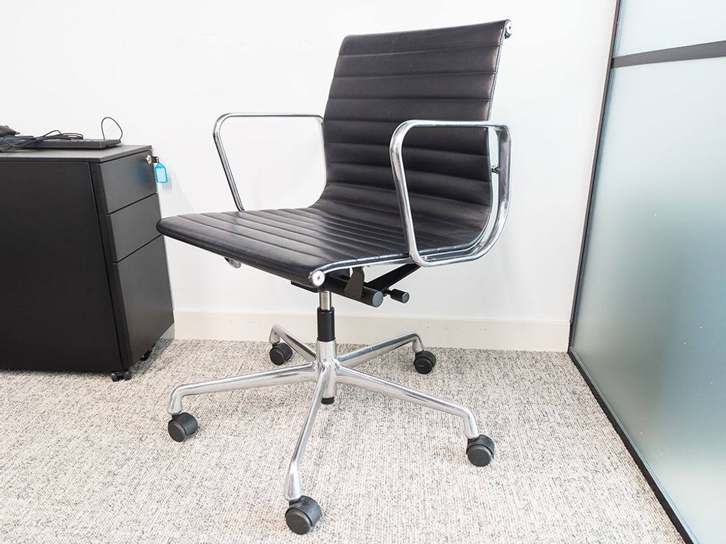 Used Vitra Eames EA117 leather meeting chair