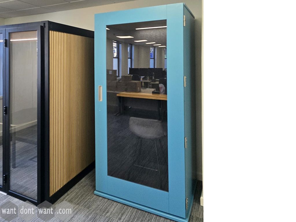 Used Meavo Soho acoustic phone booth