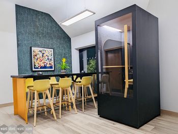 Used ROOM single acoustic pod