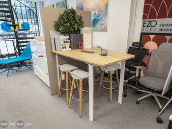 Ex-display 1560mm high table and media wall