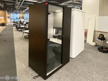 Ex showroom Max Calma Z phone booth