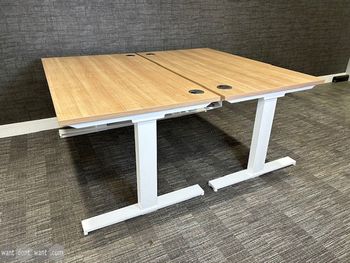 Used 1400mm gas operated sit stand desk