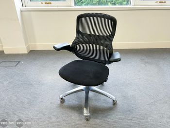 Used Knoll Generation chair