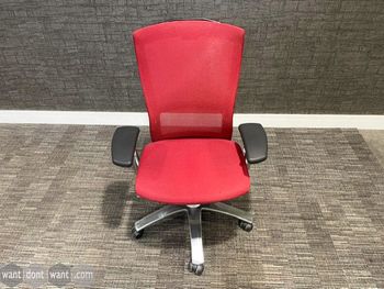 Used Knoll Life chair in Red