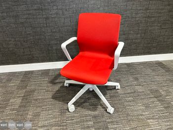 Used Viasit task chair in red