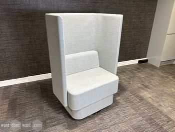 Used Naughtone Pullman chair in light green
