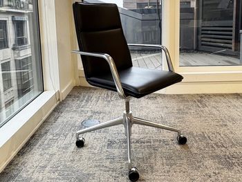 Refurbished Brunner Fina soft swivel chair 